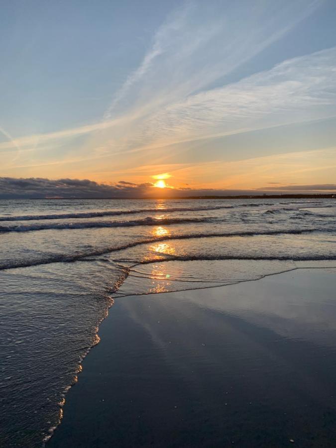 Happy Place Mit Sonnen-Balkon Und Stellplatz Nur 400 M Zum Strand Scharbeutz Exterior foto